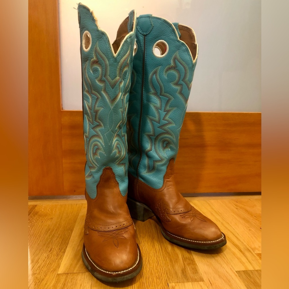 Barely worn, sky blue, embroidered Tony Lama leather cowboy boots